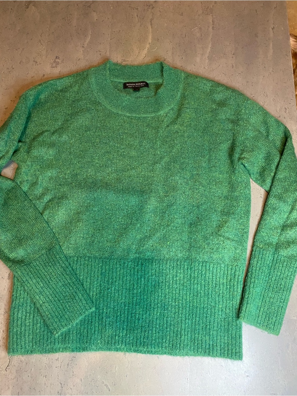 Banana Republic Italian Yarn
Green Crewneck Sweater
